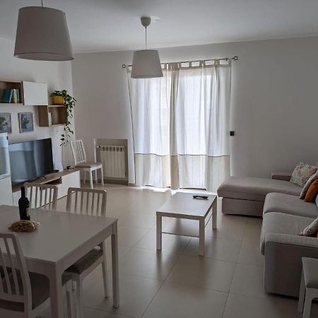La Casa Dei Due Mari - Large Apartment With Parking Таранто Экстерьер фото