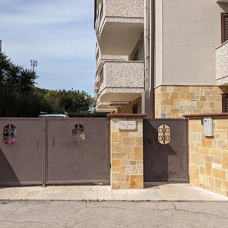 La Casa Dei Due Mari - Large Apartment With Parking Таранто Экстерьер фото
