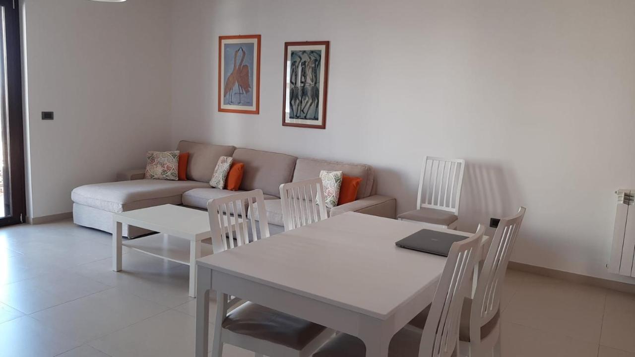 La Casa Dei Due Mari - Large Apartment With Parking Таранто Экстерьер фото