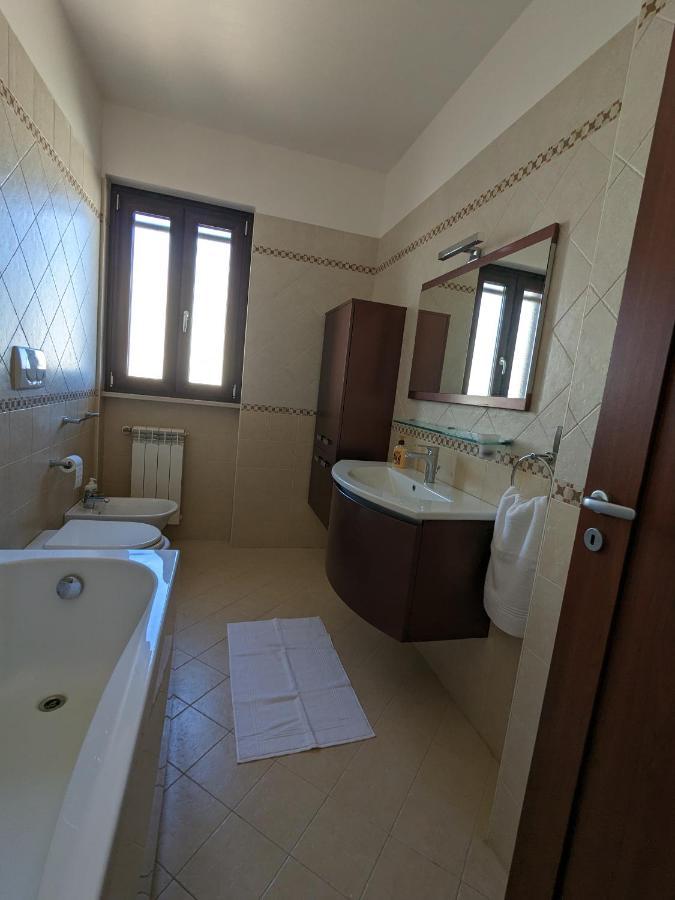 La Casa Dei Due Mari - Large Apartment With Parking Таранто Экстерьер фото