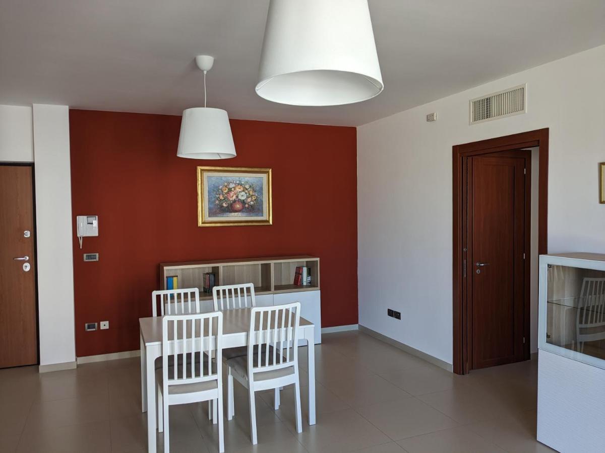 La Casa Dei Due Mari - Large Apartment With Parking Таранто Экстерьер фото