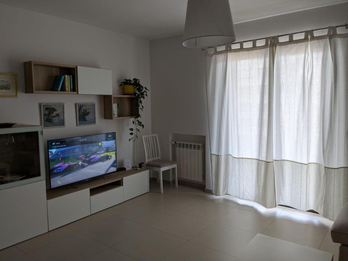 La Casa Dei Due Mari - Large Apartment With Parking Таранто Экстерьер фото