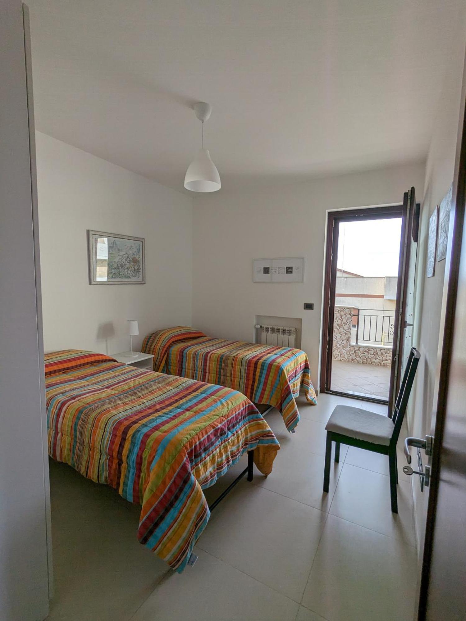 La Casa Dei Due Mari - Large Apartment With Parking Таранто Экстерьер фото